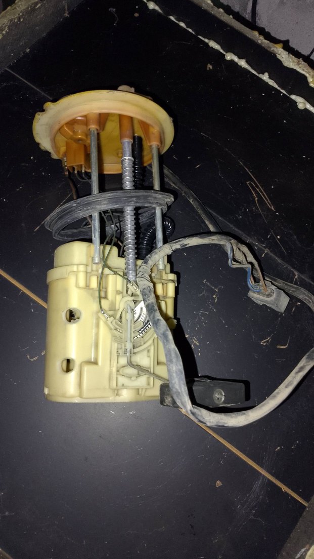 A 160 mercedes benzin filitresi - Görsel 4