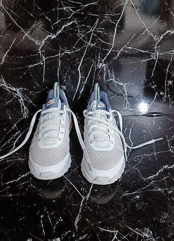 38 Beden beyaz Renk Orijinal nike spor ayakkabı 
