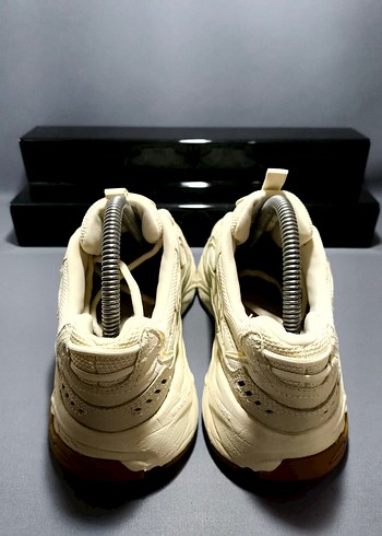 39 Beden beyaz Renk ORİJİNAL SKECHERS STAMİNA