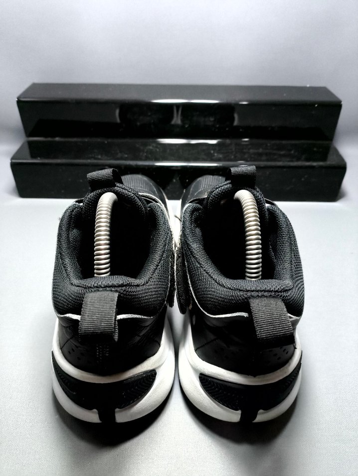 ORİJİNAL NİKE TEAM HUSTLE - Görsel 4