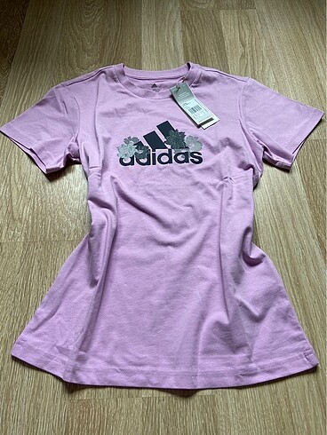 adidas tişört