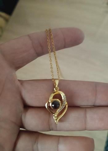 100 dilde Seni Seviyorum Zincir Detaylı Altın Renkli Midi Kolye