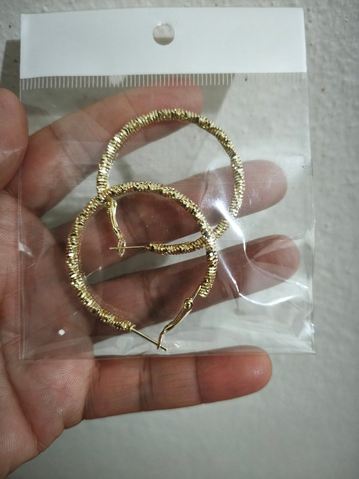 Altın Renkli Lazer kesim Halka Küpe - Görsel 2