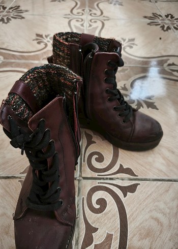 bordo bayan bot - Görsel 2