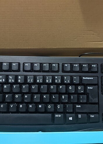 Logitech Klavye