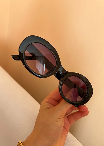 Stradivarius Parlak Siyah Minimalist Gotik Kadın Gözlüğü