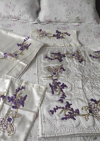 Mor İşlemeli Parlak Bohça Takimi - Görsel 3