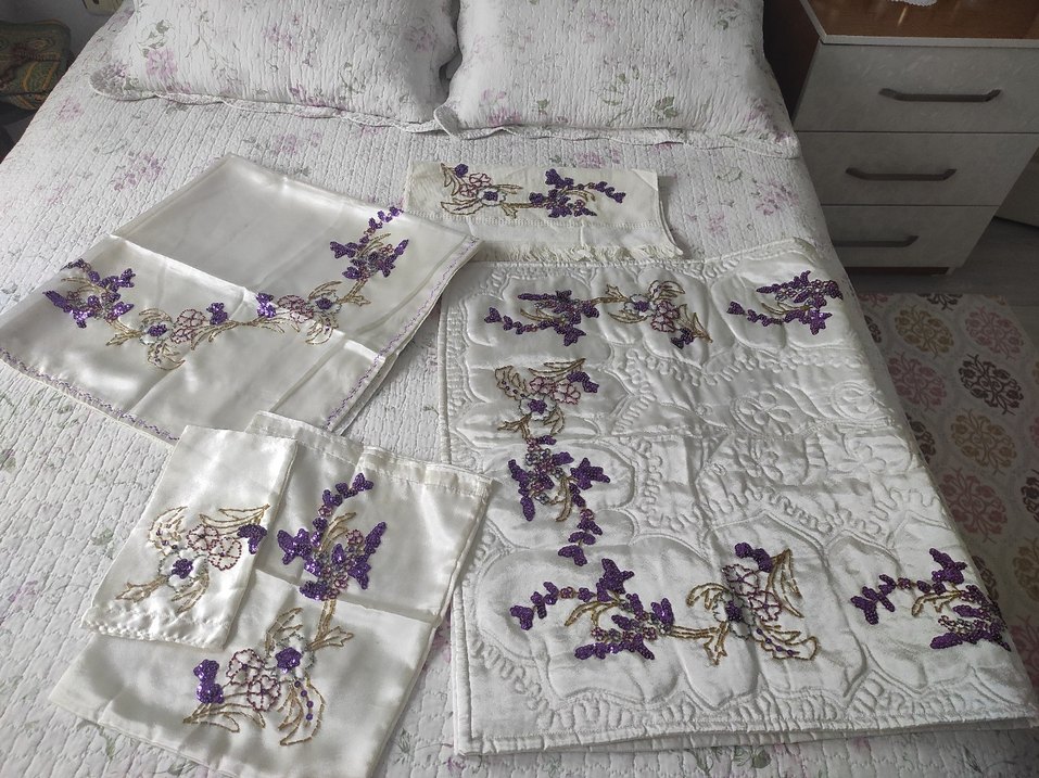 Mor İşlemeli Parlak Bohça Takimi - Görsel 2