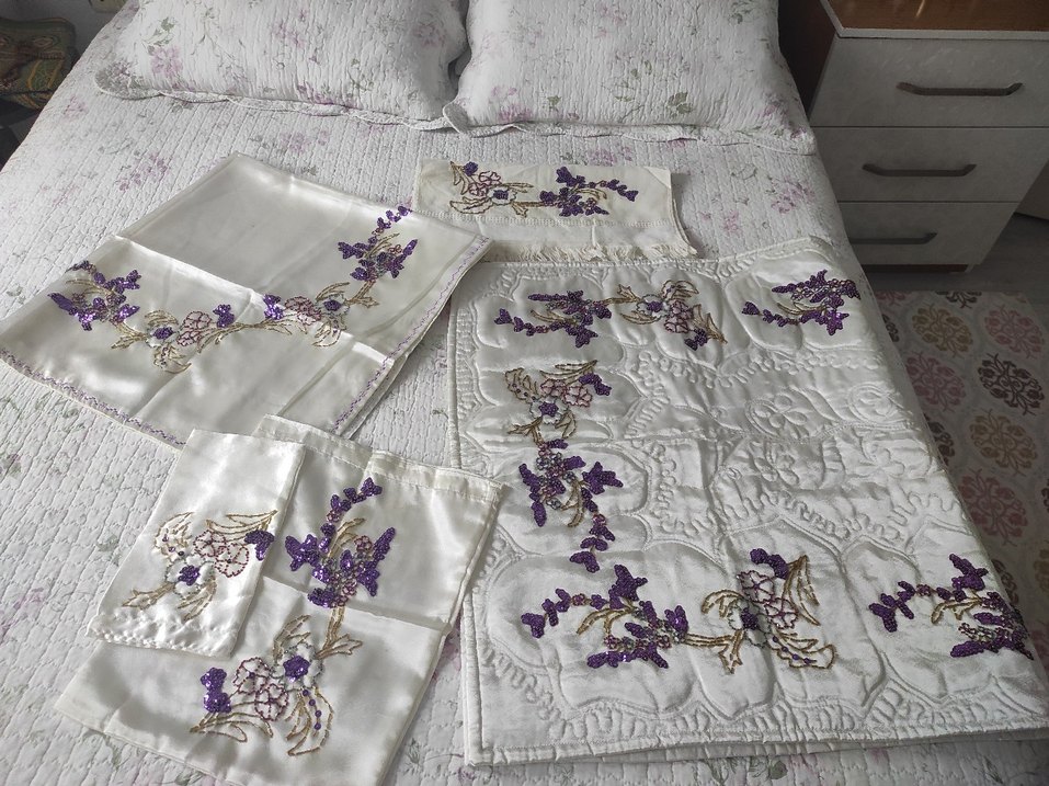 Mor İşlemeli Parlak Bohça Takimi - Görsel 3