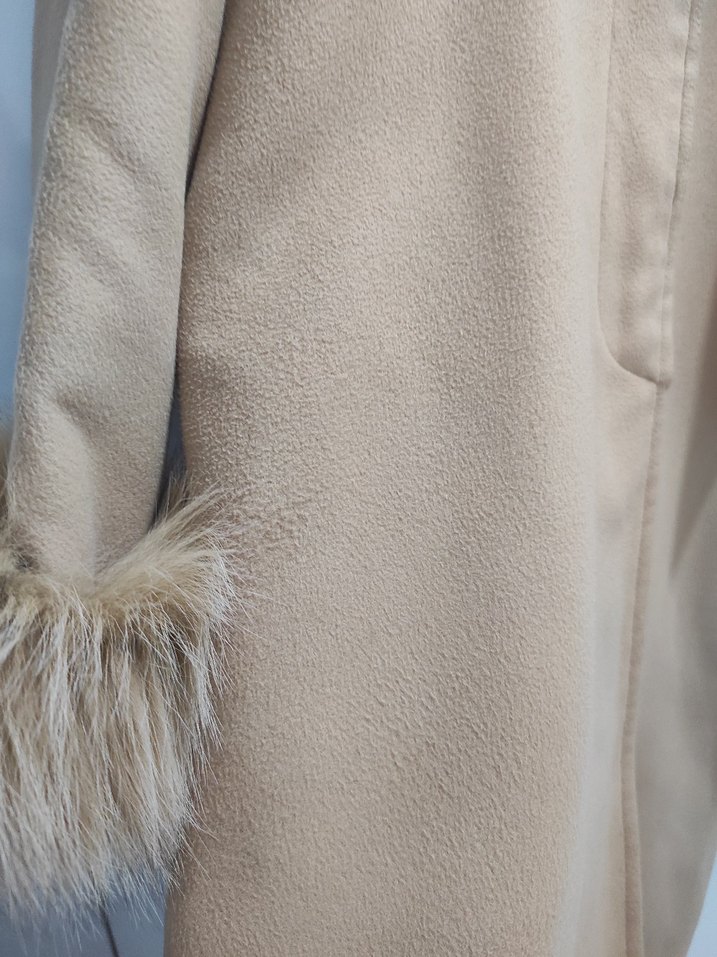 Bej Uzun Kadın Kaban Kürklü Kol Detaylı - Görsel 4