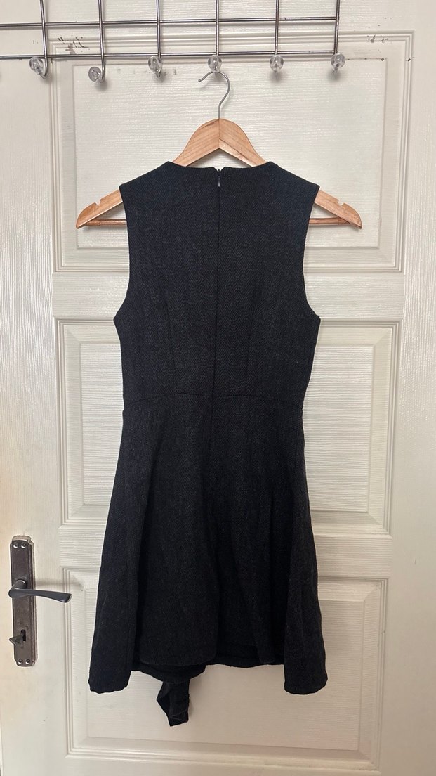 Kemerli siyah elbise - Görsel 3