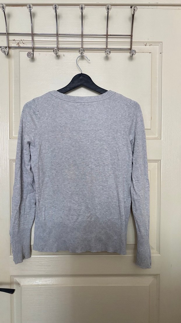 Gri Düğmeli Hırka - Görsel 3