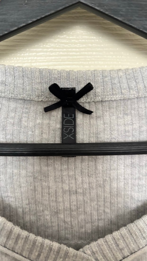 Gri Düğmeli Hırka - Görsel 2