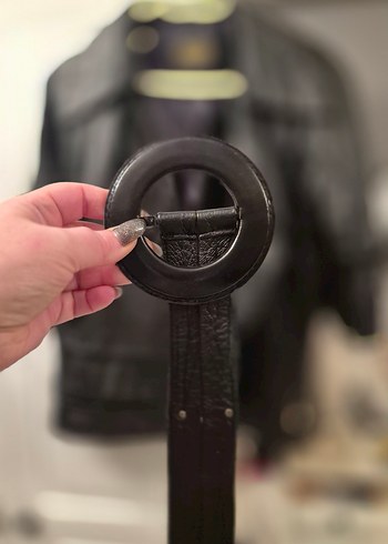 Kemer Detaylı Siyah Hakiki Deri Biker Ceket - Görsel 2