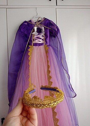 Rapunzel elbisesi