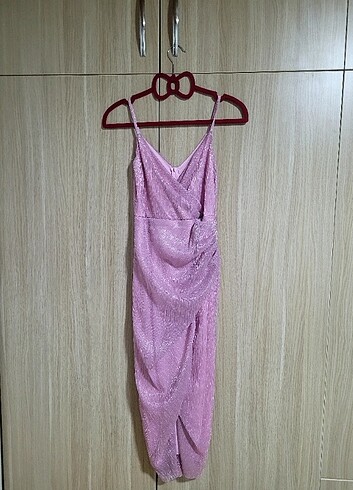 PEMBE MİDİ ELBİSE