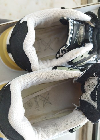 zebra Desenli Spor Ayakkabı - Görsel 8