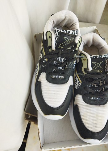 zebra Desenli Spor Ayakkabı - Görsel 2