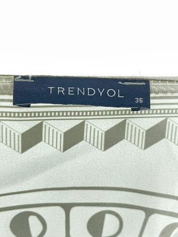 36 Beden çeşitli Renk Trendyol & Milla Mini Üst %70 İndirimli.