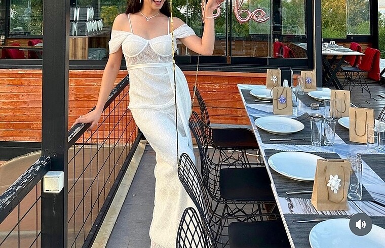 Beyaz elbise