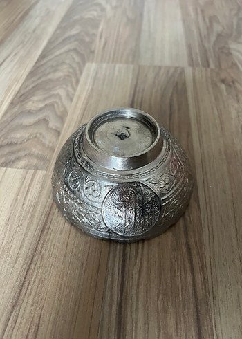 Bej Dekoratif Yazılı Metal Kase - Görsel 3