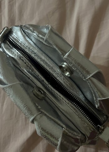 Gri Deri Fermuarlı Kadın Çanta - Görsel 2