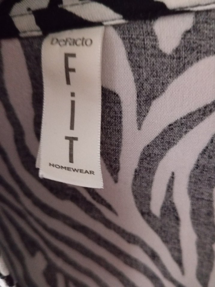 Zebra Desenli Uzun Kadın Gömlek - Görsel 2