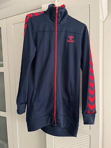 Hummel eşofman üstü