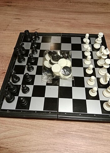 Mıknatıslı satranç takımı 