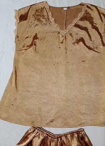 42 Beden kahverengi Renk Saten pijama takımı 