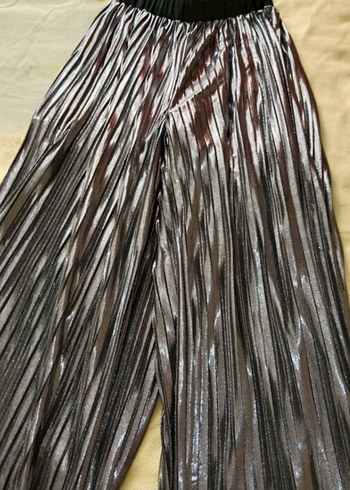 Kadın Gri Parlak Pilili Salaş Pantolon - Görsel 3