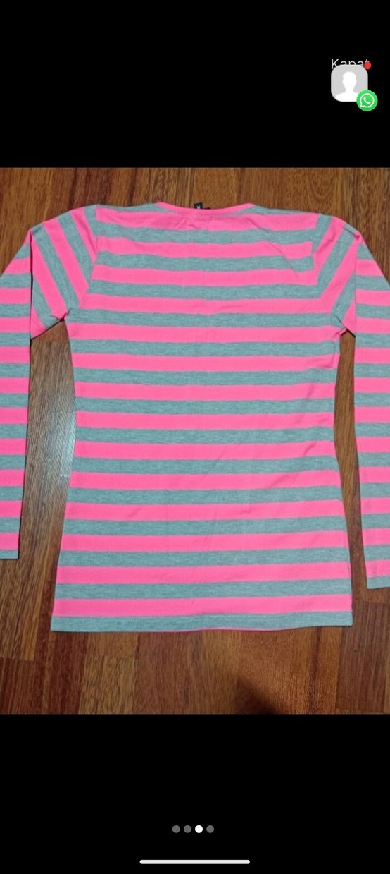 V Yaka Çizgili Uzun Kollu Tişört - Görsel 3