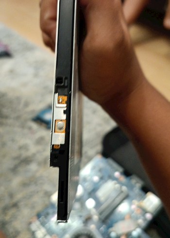 Gri Toshiba SU-208 DVD Yazıcı çalışıp çalışmadığı bilinmiyor - Görsel 2