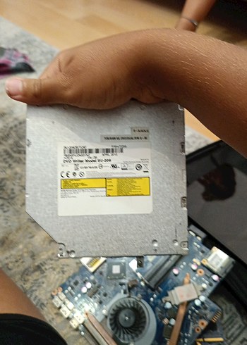 Gri Toshiba SU-208 DVD Yazıcı çalışıp çalışmadığı bilinmiyor - Görsel 9