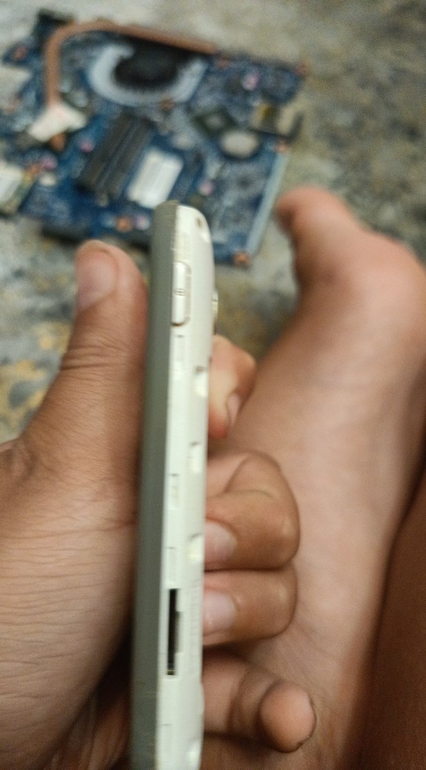 Beyaz Samsung Android Telefon bataryasız - Görsel 4