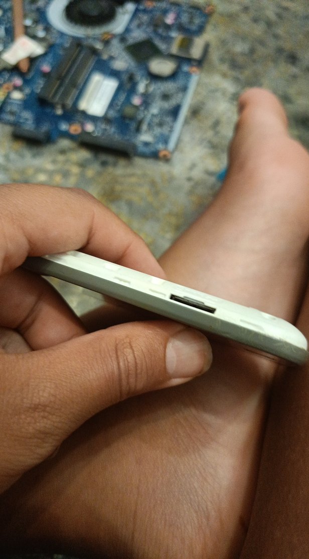 Beyaz Samsung Android Telefon bataryasız - Görsel 5