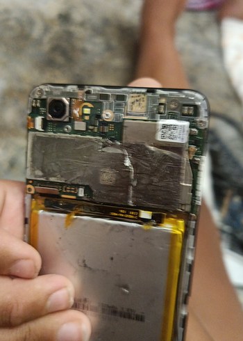 telefon arkası ekransız çalışıp çalışmadığı bilinmiyor - Görsel 9