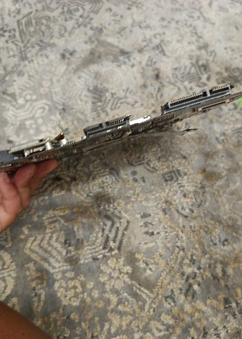 Mavi Anakart ve Soğutucu Fanlı Bilgisayar Parçası - Görsel 9