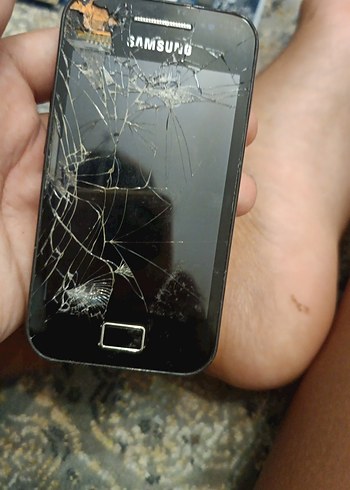 Kırık Ekranlı Siyah Samsung Android Telefon bataryasız - Görsel 10