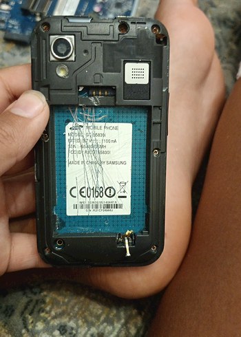 Kırık Ekranlı Siyah Samsung Android Telefon bataryasız - Görsel 2