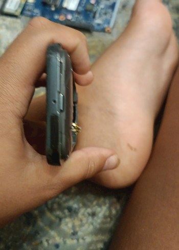 Kırık Ekranlı Siyah Samsung Android Telefon bataryasız - Görsel 8