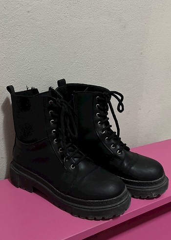 Siyah Goth Tarzı Kadın Botları
