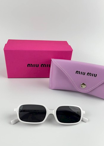Miu Miu Beyaz Minimalist Kadın Güneş Gözlüğü