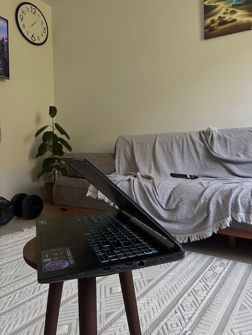  Beden MSİ LAPTOP COK UYGUNA 4050