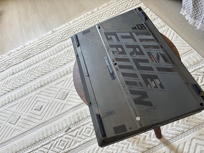  Beden Renk MSİ LAPTOP COK UYGUNA 4050