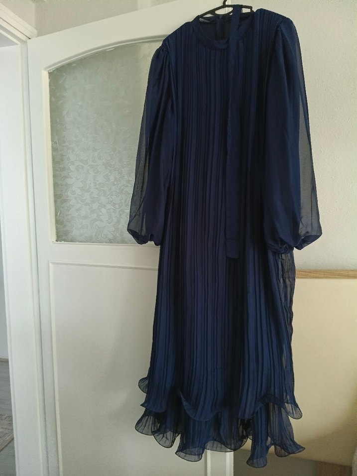 Lacivert Eteği Katlı Uzun Kollu Abiye Elbise - Görsel 3