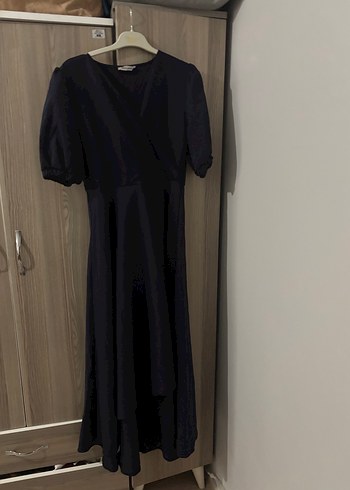 V Yakalı Siyah Uzun Keten Elbise - Görsel 2