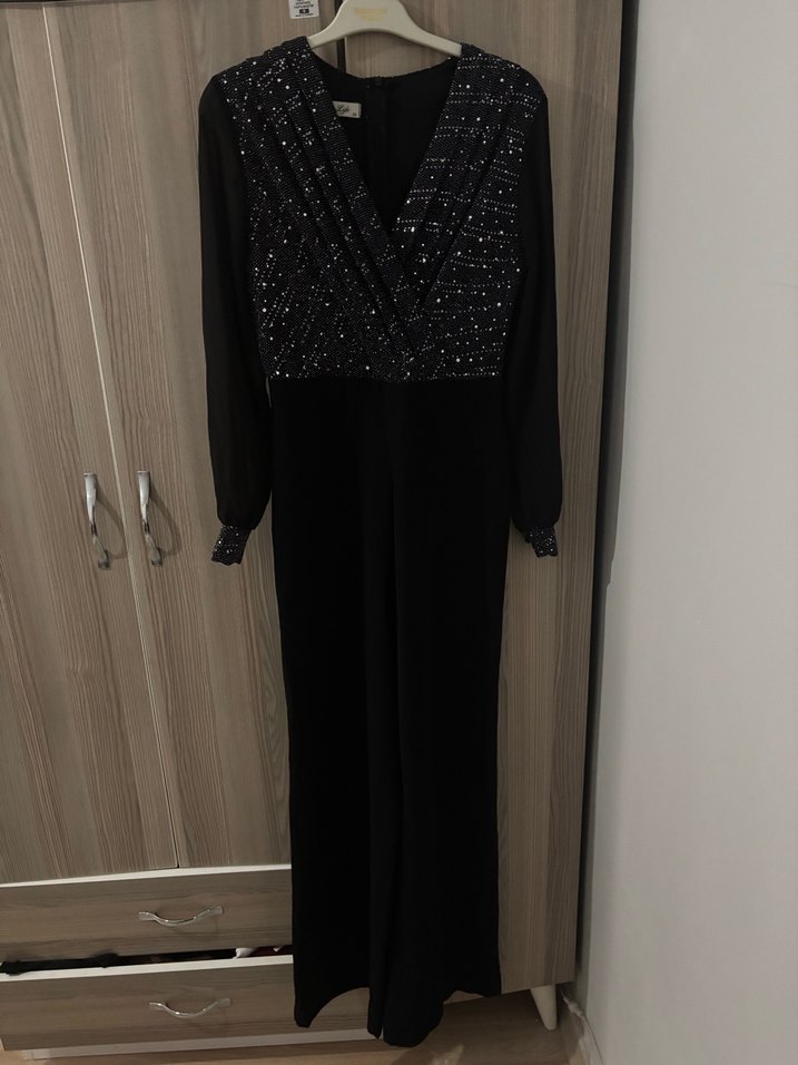 Siyah Payetli V Yaka Uzun Kollu Tulum - Görsel 2