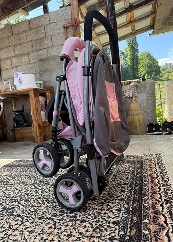 Pembe ve Gri Bebek Arabası Katlanabilir