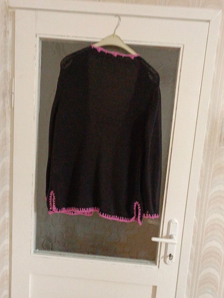 Pembe Dantelli Siyah Triko Kadın Hırka - Görsel 3